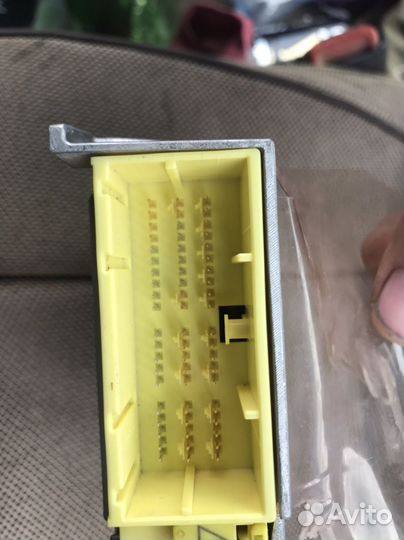 Блок управления AIR BAG Toyota Hilux 2.7