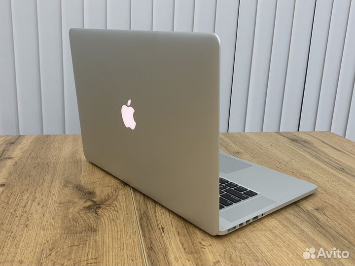 MacBook Pro 15 2016 Core i7 16 gb + Photoshop