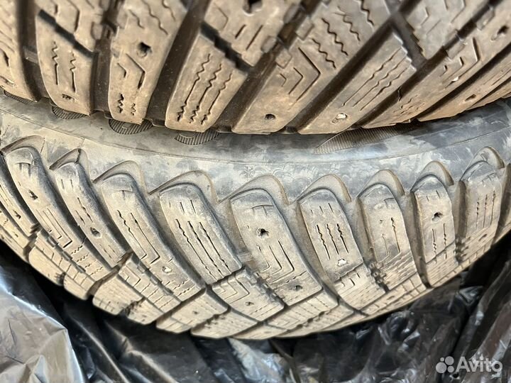 Goodyear Ultragrip Ice Arctic 205/55 R16