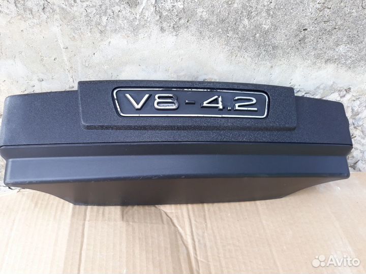 Крышка накладка двс 077 103 925 В Audi A8 D3