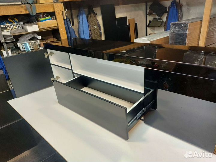 Тумба под телевизор