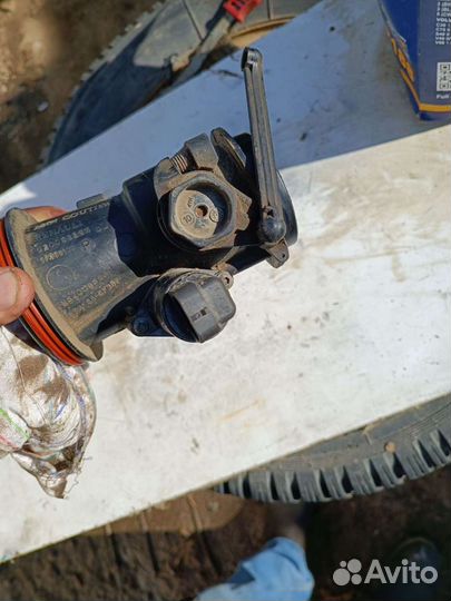 Дросельная заслонка Рено Логан 1. 1.4 л. 2007 г