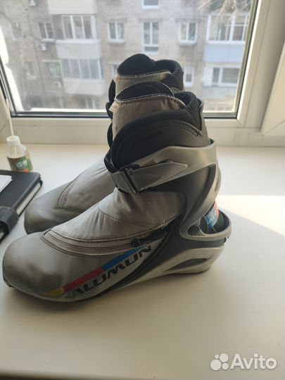 Лыжные ботинки Salomon 43 размер