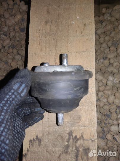 Опора, подушка двигателя bmw e36 м40-м43, 1шт