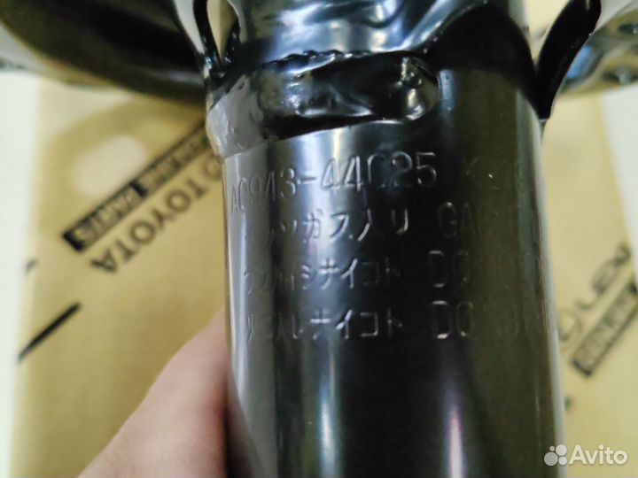 Амортизатор задний правый camry 30 рестайлинг