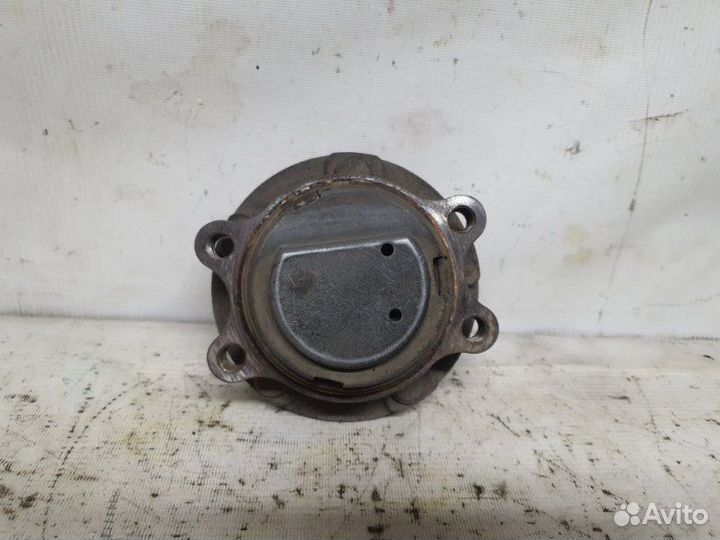 Ступица передняя левая Nissan Skyline седан 2012