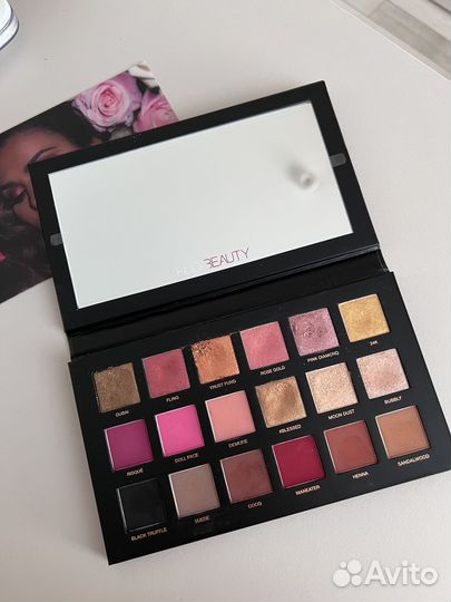 Косметика Charlotte Tilbury, Huda Beauty, и другие