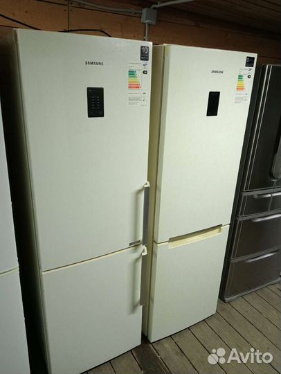 Холодильник Samsung