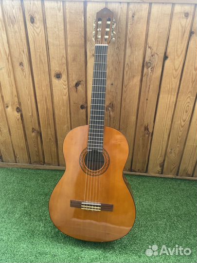 Классическая гитара yamaha c40