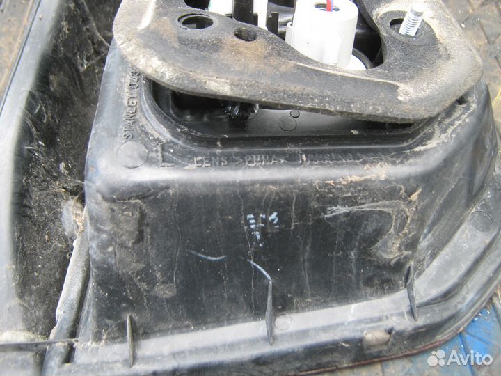 Фонарь задний левый Mitsubishi Colt 98-04 г.в