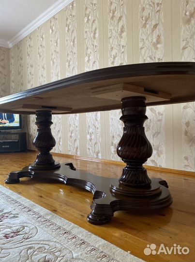 Стол большой