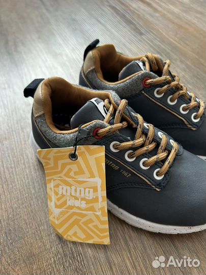 Кроссовки 28 размер новые