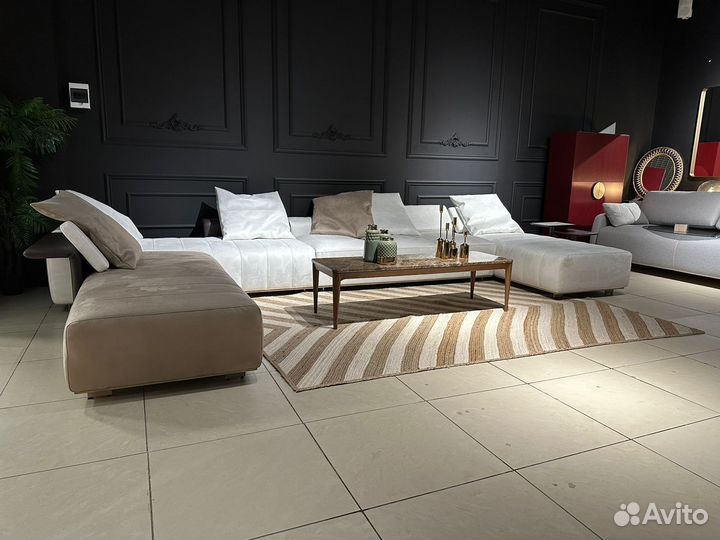 Большой диван Freeman