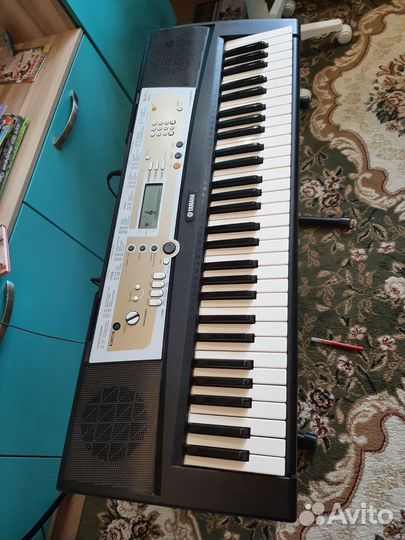 Синтезатор yamaha psr r200