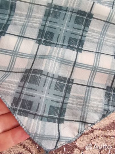 Большой платок с дефектами