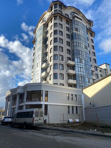 2-к. квартира, 75 м², 5/13 эт.