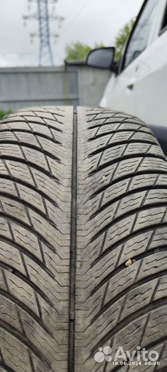 Michelin Alpin 5 235/50 R19