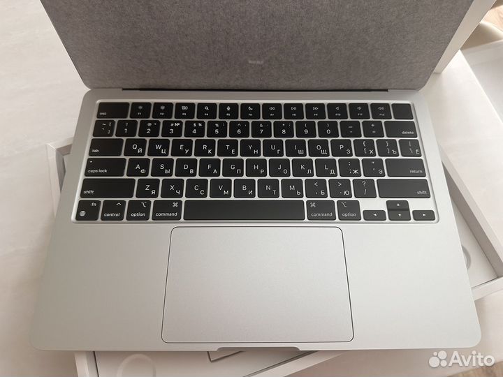 Macbook air 13 M3 16 512