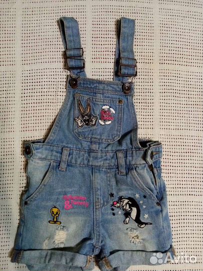 Комбинезон джинсовый и жилетка для девочки