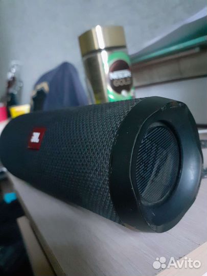 Портативная колонка jbl