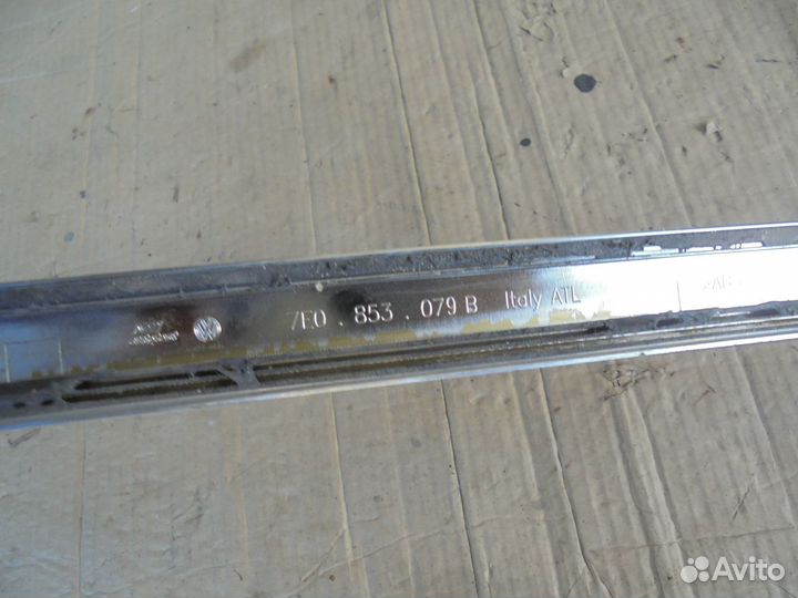 Молдинг задней двери Volkswagen T6