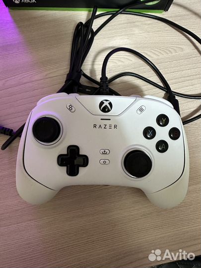 Геймпад Razer wolverine v2