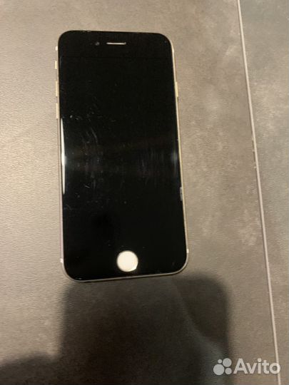 Телефон iPhone 6s