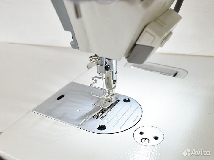 Прямострочная швейная машина Siruba DL720-M1