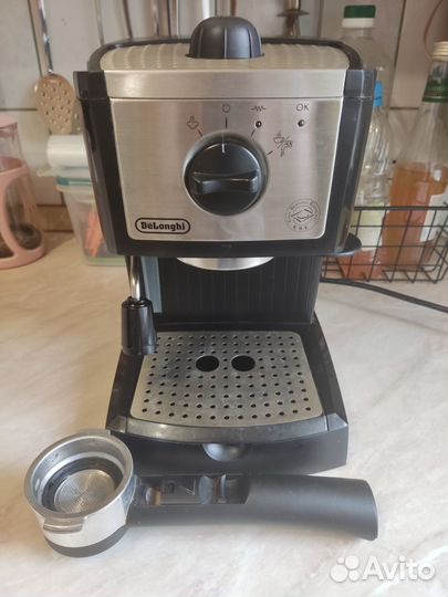 Кофеварка рожковая Delonghi EC155