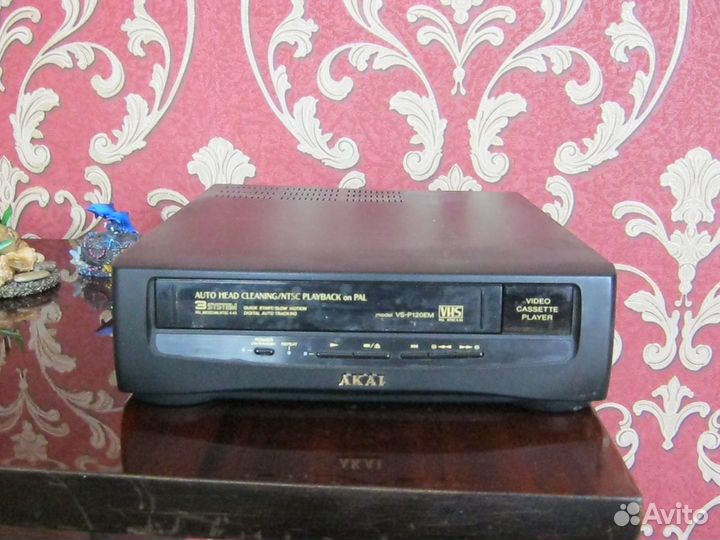 Продам видеоплеер akai