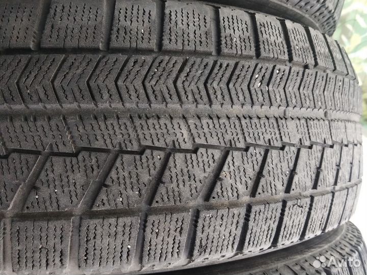 Bridgestone Blizzak VRX 215/65 R16 98S