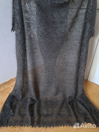 Пуховый платок ажурный. Теплая шаль