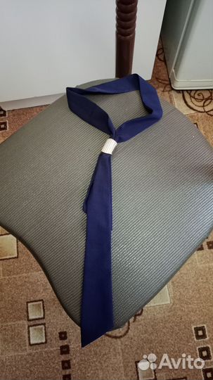 Новый школьный галстук для девочки