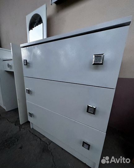 Спальный гарнитур для девочек