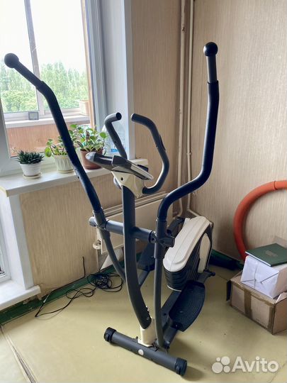 Эллиптический тренажер Body Sculpture BE-6790 G