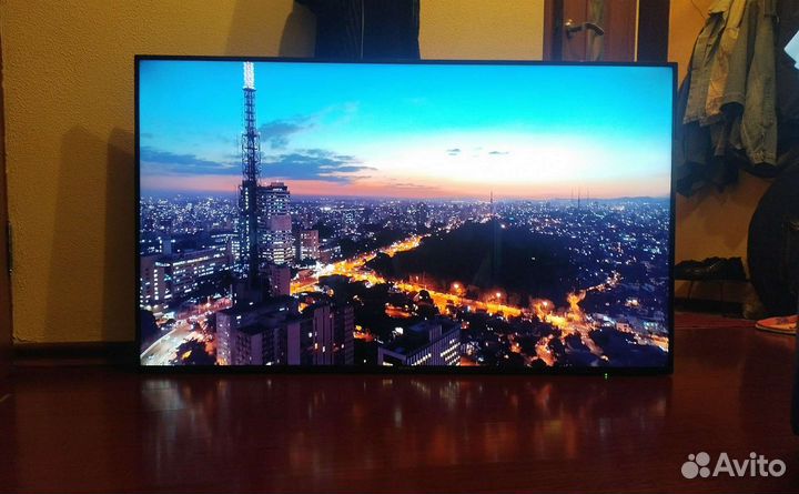 Огромный Smart Телевизор 4K UHD 60