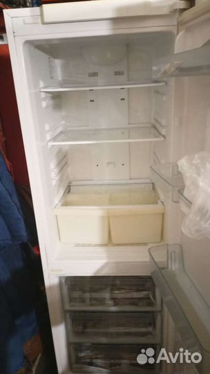 Холодильник Samsung