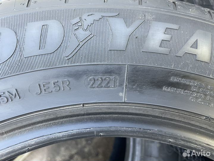 Goodyear EfficientGrip 215/60 R16