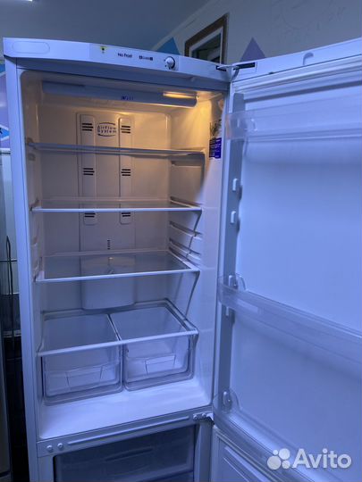 Холодильник Indesit no frost