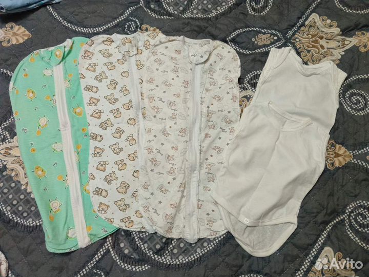 Продам детские вещи с рождения до 4месяцев