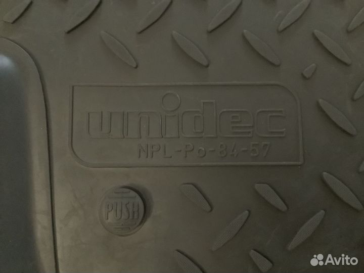 Автомобильные коврики резиновые