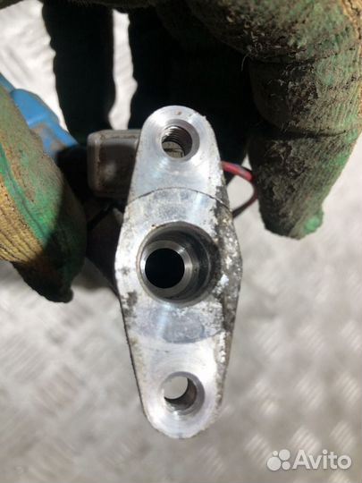 Рейка топливная рампа Toyota Yaris 2005 2011