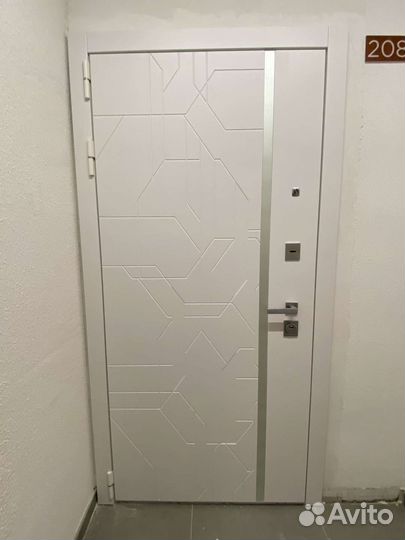 Дверь входная металлическая новая