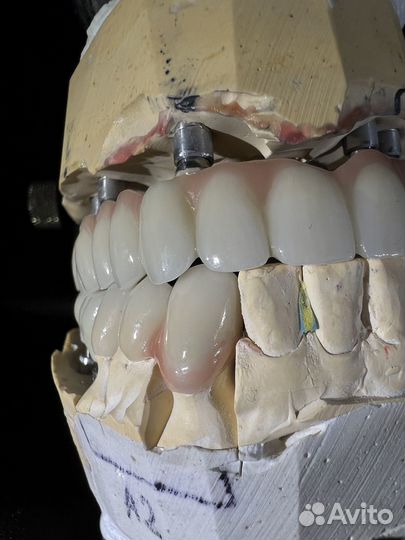 Зубной техник