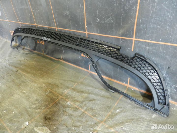 Накладка бампера заднего - Mercedes-Benz C-W205