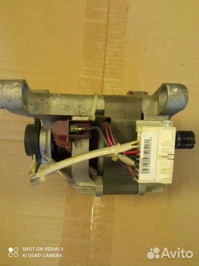 Двигатателя стиральных машин разные