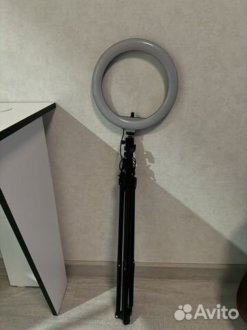 Кольцевая лампа со штативом бу
