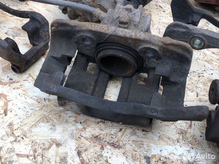 Суппорт передний задний Пежо 406 Peugeot 406