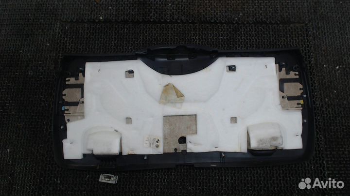 Обшивка крышки багажника Volkswagen Touareg, 2008