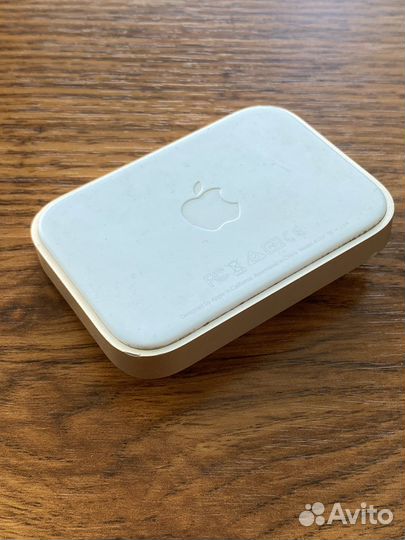 iPhone Lightning Dock Gold